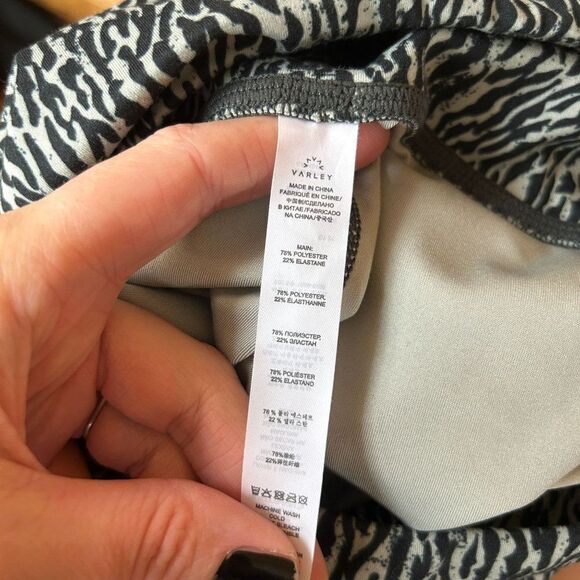 Varley Womens Medium Black Gray Leggings Zebra Animal Print Workout Pants Sporty - Picture 9 of 9